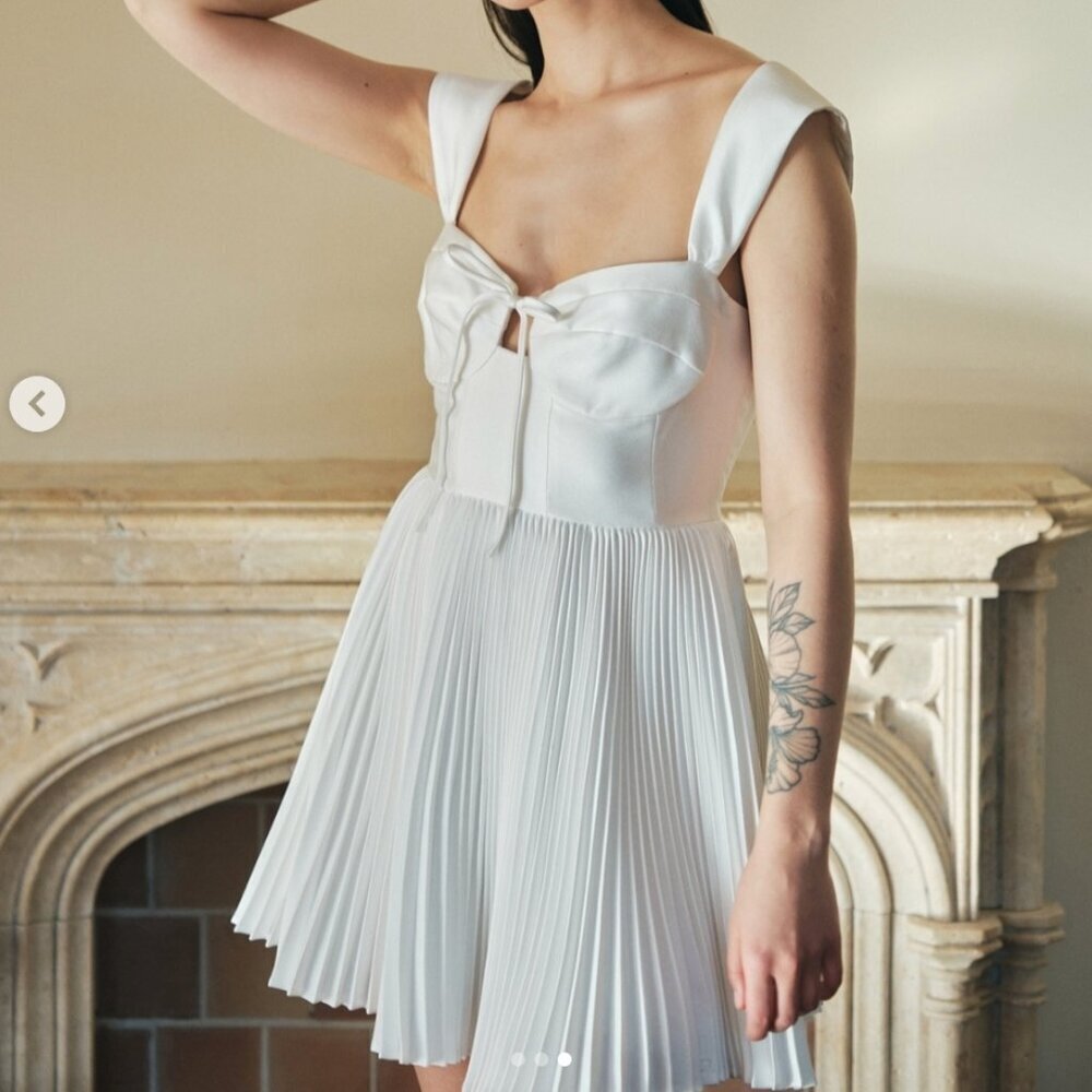 Nwt Maison Amory The Lovely White Pleated Mini Dress Size Xl — image 4 of 8